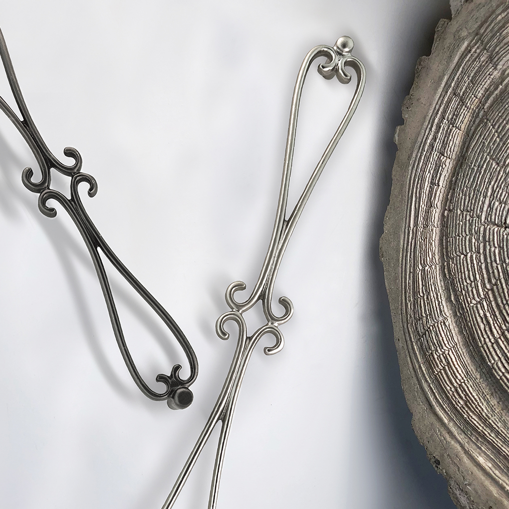 Scroll Scroll Cabinet Pull Handle - Image 1